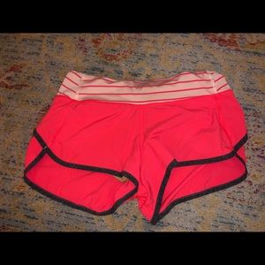 lululemon🍋 speed shorts🏃🏼‍♀️ size 4!